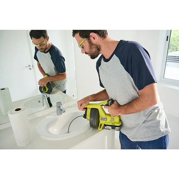 Ryobi ONE+ Akku-Rohrreinigungsgerät R18DA-0 - 18 V, Ohne Akku, Leerlaufdrehzahl: 0 U/min - 600 U/min - Anwendungsbeispiel