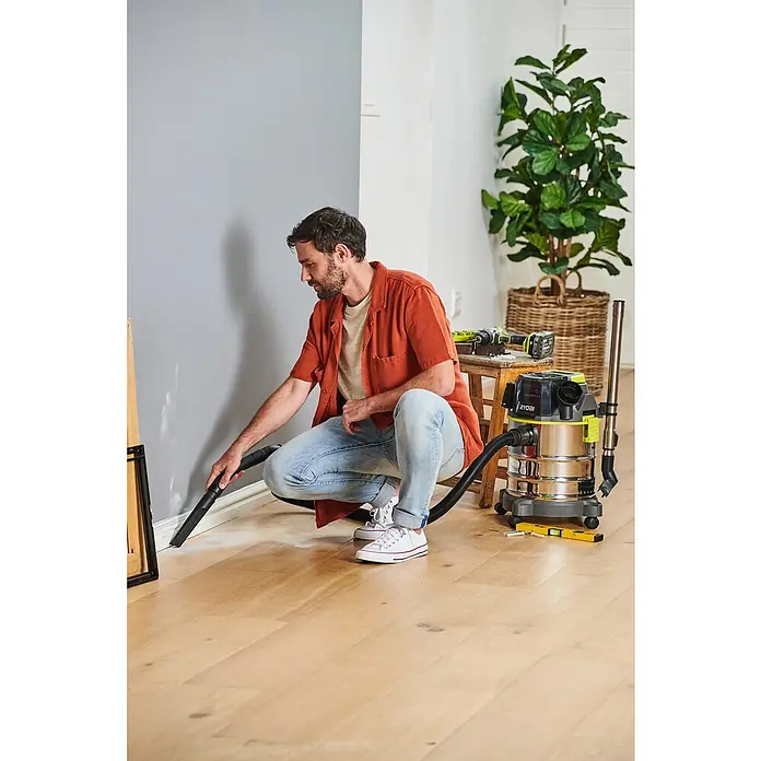 Ryobi ONE+ Akku-Nass-Trockensauger R18WDV-0 - 18 V, Ohne Akku, 18 l - Anwendungsbeispiel