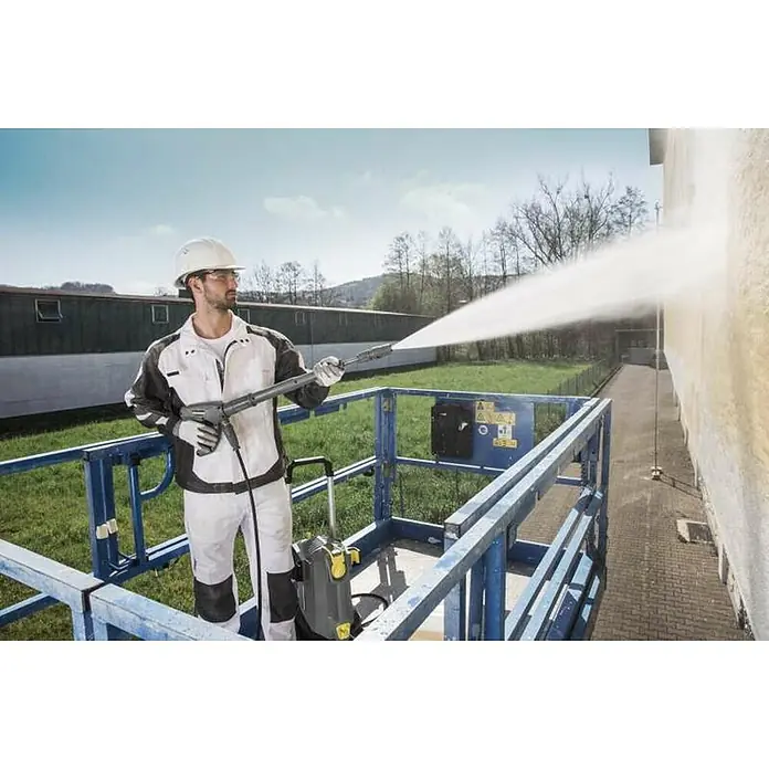 Kärcher Visokotlačni čistač HD 5/15 C Plus - Maksimalni tlak: 150 bar, Radni protok: Maks. 500 l/h - Proizvod u upotrebi
