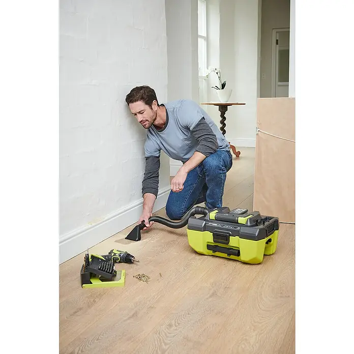 Ryobi ONE+ Akku-Trockensauger R18PV-0 - 18 V, Li-Ionen, Ohne Akku - Anwendungsbeispiel