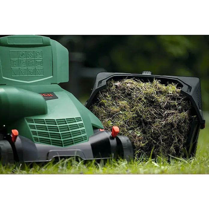 Bosch Elektro-Vertikutierer Verticut 1100 - 1.100 W, Arbeitsbreite: 32 cm - Stimmungsaufnahme