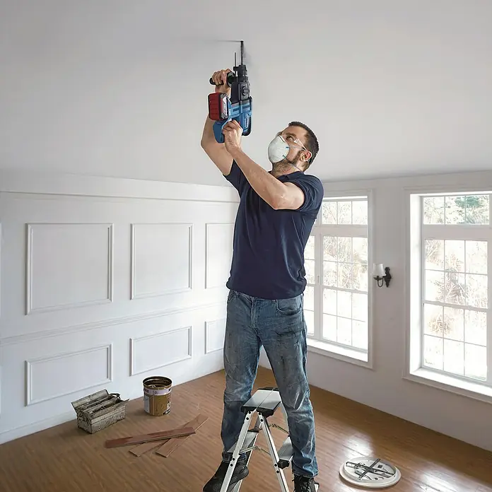 Bosch Professional Akku-Kombihammer GBH 18V-21 - 18 V, Ohne Akku, Leerlaufdrehzahl: 0 U/min - 1.800 U/min, Einzelschlagstärke: 2 J - Anwendungsbeispiel