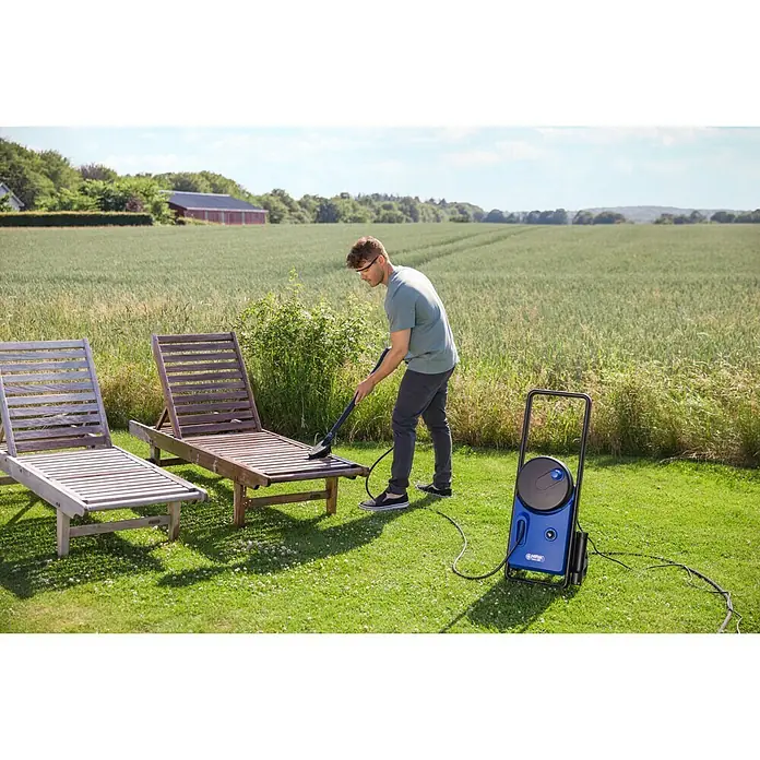 Nilfisk Hochdruckreiniger Core 140-6 PowerControl - 1.800 W, Max. Druck: 140 bar, Fördermenge: 474 l/h - Anwendungsbeispiel