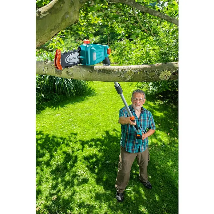 Gardena Akumulatorska teleskopska pila TCS 20/18V P4A - 18 V, Bez akumulatora, Dužina mača: 20 cm - Proizvod u upotrebi
