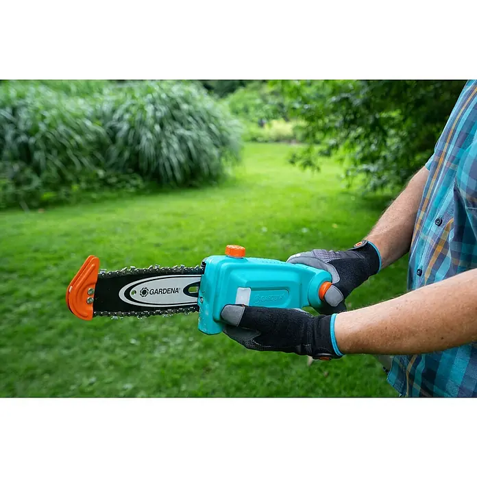Gardena Akumulatorska teleskopska pila TCS 20/18V P4A - 18 V, Bez akumulatora, Dužina mača: 20 cm - Proizvod u upotrebi