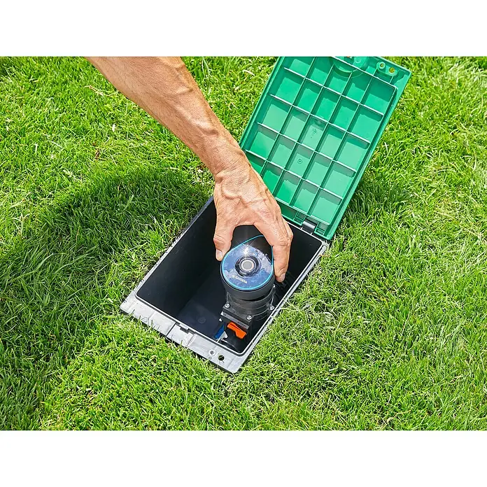 Gardena Steuerteil 9 V BluetoothÂ® - Passend für: Gardena Bewässerungsventile 9 V (bis 2020), Gardena Bodenfeuchtesensor - Anwendungsbeispiel