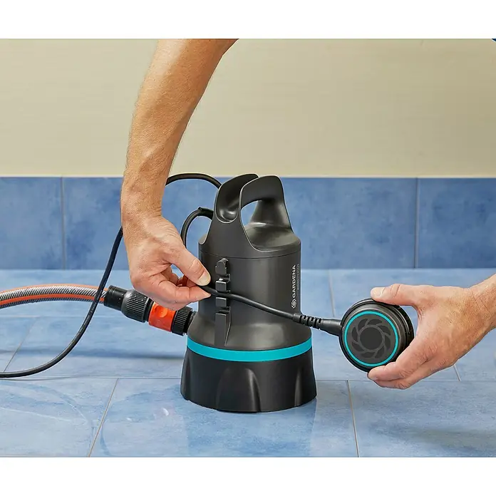 Gardena Klarwasser-Tauchpumpe 9000 - 300 W, Max. Fördermenge: 9.000 l/h - Anwendungsbeispiel