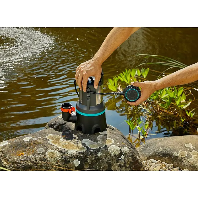 Gardena Schmutzwasserpumpe 16000 - 450 W, Max. Fördermenge: 16.000 l/h - Anwendungsbeispiel