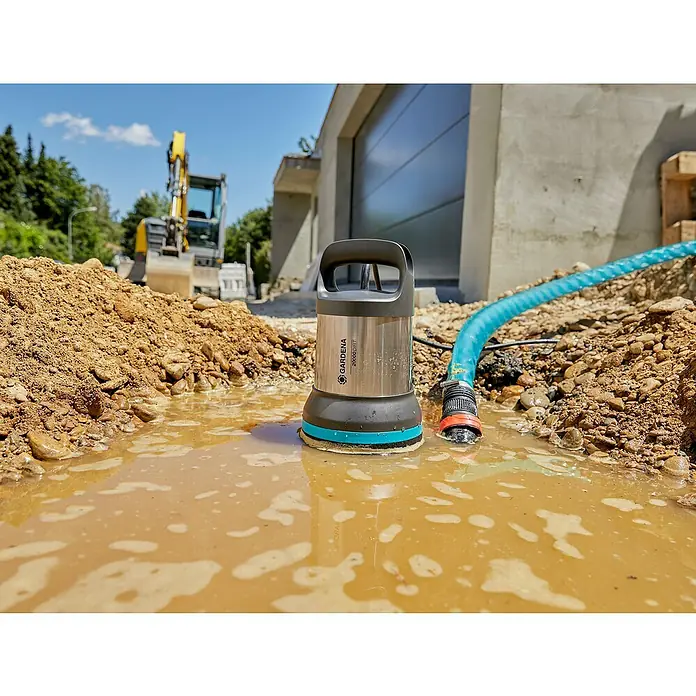 Gardena Crpka za prljavu vodu 20000 Aquasensor - 750 W, Maksimalni protok: 20.000 l/h - Proizvod u upotrebi