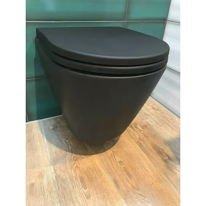 Feeling Wand-WC Feeling - Spülrandlos, Ohne Spezialglasur, Spülform: Tief, WC Abgang: Waagerecht, Schwarz, Matt - Stimmungsaufnahme