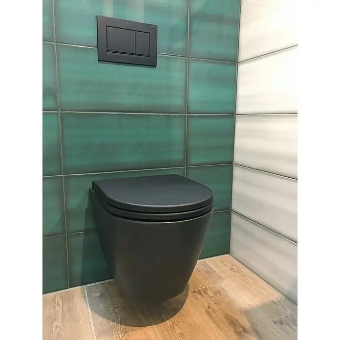 Feeling Wand-WC Feeling - Spülrandlos, Ohne Spezialglasur, Spülform: Tief, WC Abgang: Waagerecht, Schwarz, Matt - Stimmungsaufnahme