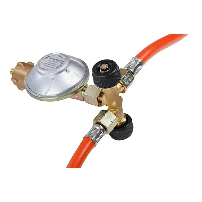Rothenberger Industrial Doppelabzweigventil - Passend für: Druckregler mit 1/4″ L-Anschluss - Detailaufnahme