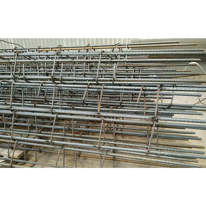 BHS Valencia Refuerzo metálico de hierro - L x An x Al: 3 m x 30 cm x 30 cm - Primer plano