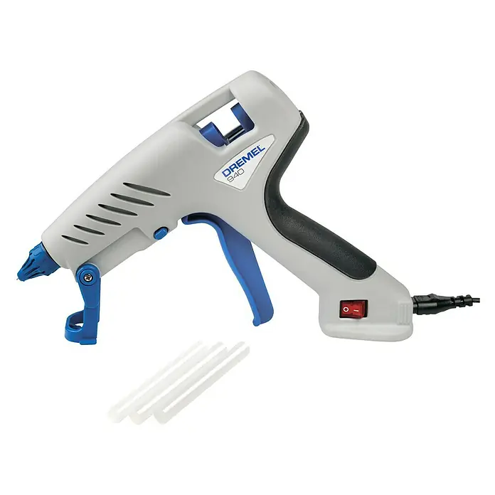 Dremel Pištolj za vruće ljepljenje 940-3 - Promjer uloška za ljepilo: 11/12 mm, Vrijeme zagrijavanja: 5 min - 7 min, Radna temperatura: 195 °C - Dijagonalni pogled