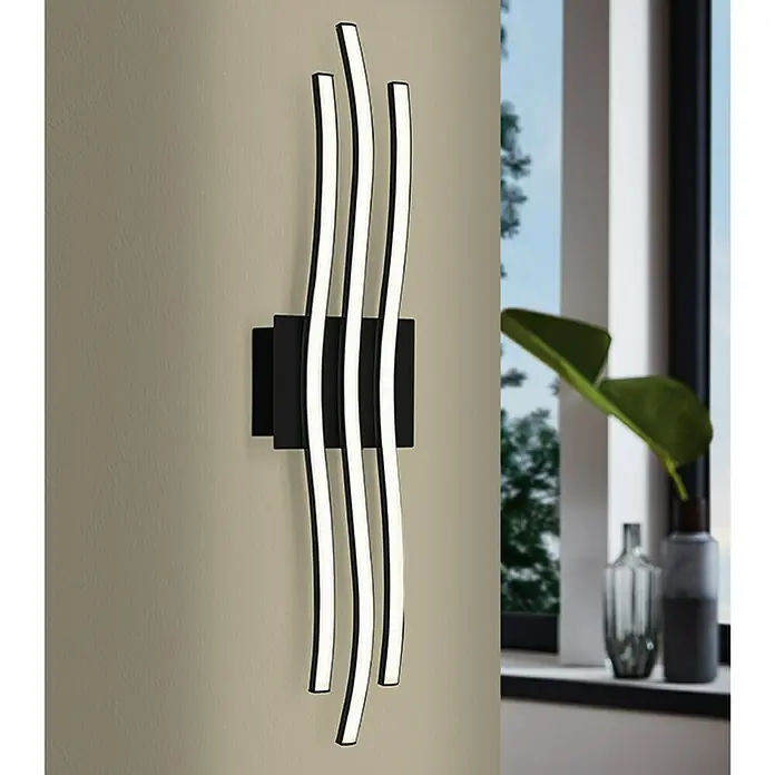 Eglo LED-Wand- & Deckenleuchte Roncade 1 - 21 W, L x B x H: 65 x 13 x 4,5 cm, Schwarz/Weiß, Warmweiß - Stimmungsaufnahme