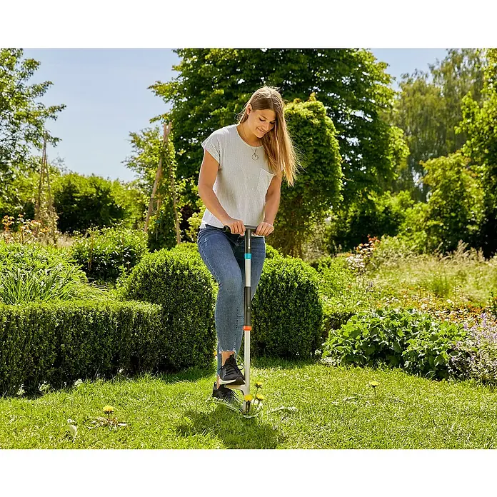 Gardena Alat za vađenje korova - 100 cm - Proizvod u upotrebi