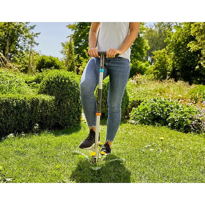 Gardena Alat za vađenje korova - 100 cm - Proizvod u upotrebi