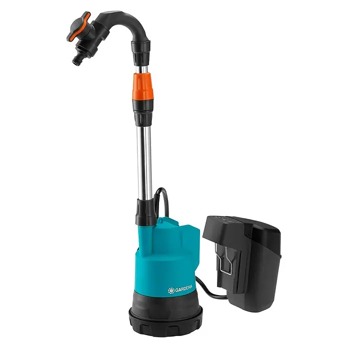 Gardena Akku-Regenfasspumpe 2000/2 18V P4A - 18 V, 1 Akku, Max. Fördermenge: 2.000 l/h - Vorderansicht