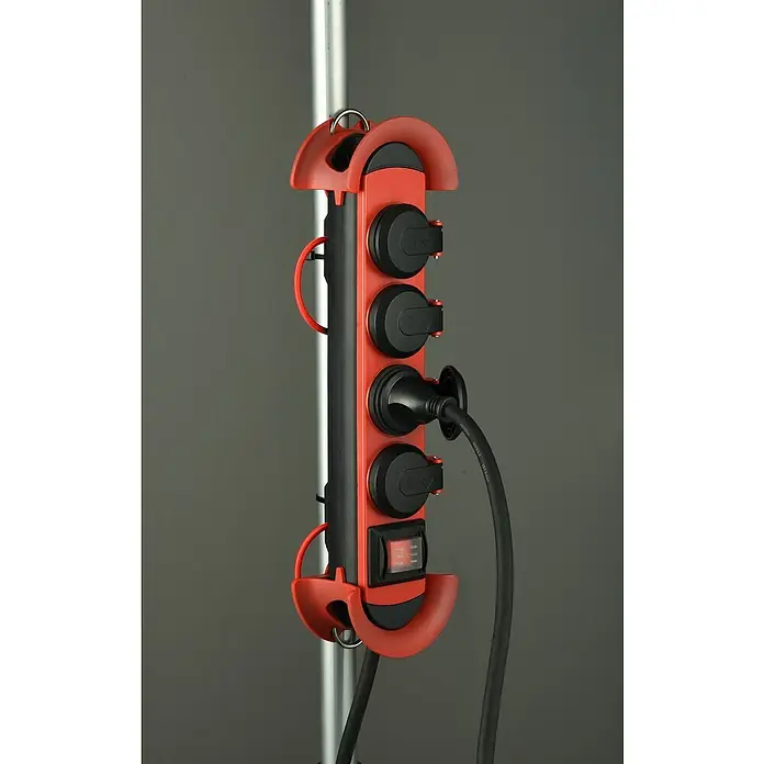 Feuchtraum-Steckdosenleiste - 4-fach, 4 m, IP44, Schwarz/Rot - Detailaufnahme