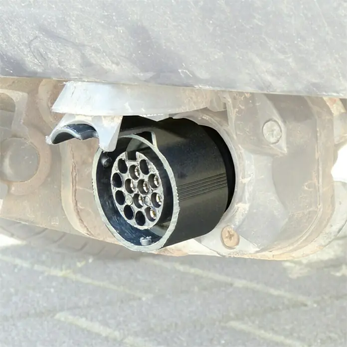 Carpoint Adapter Stekker - 7- tot 13-polig, Kunststof - Toepassingsvoorbeeld