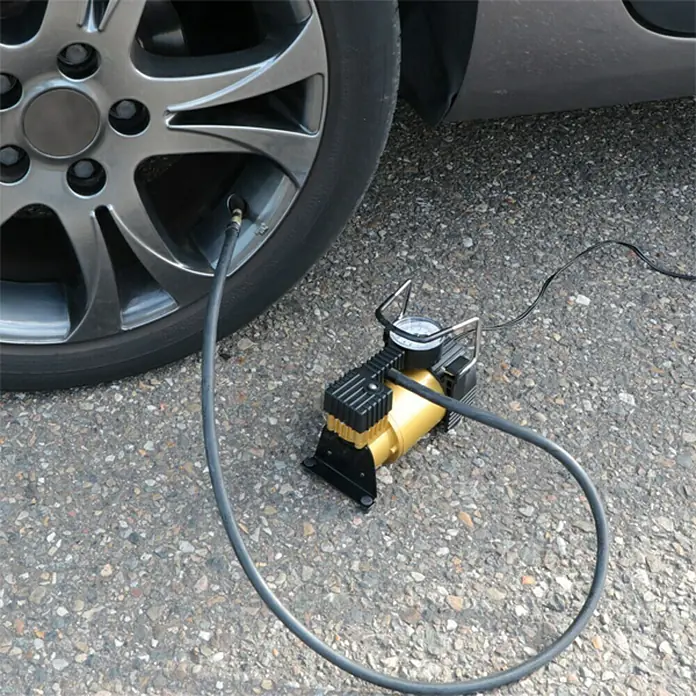 Carpoint Compressor Big - 12 V, 7 bar - Toepassingsvoorbeeld