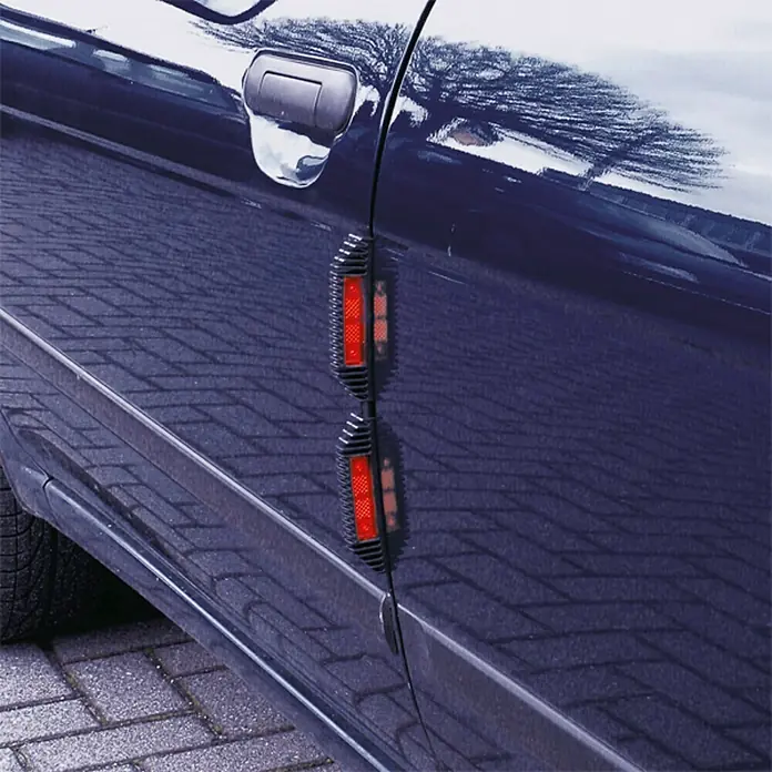 Carpoint Deurbeschermer strips dubbel - 2 st., 220 mm, Zwart - Toepassingsvoorbeeld