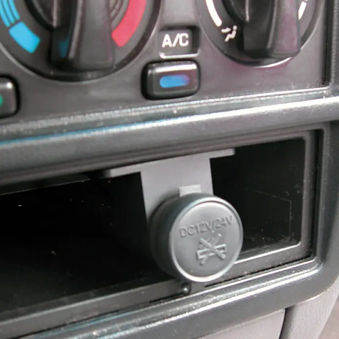 Carpoint Stekkerdoos 1-weg Opbouw - 12 - 24 V - Close-up