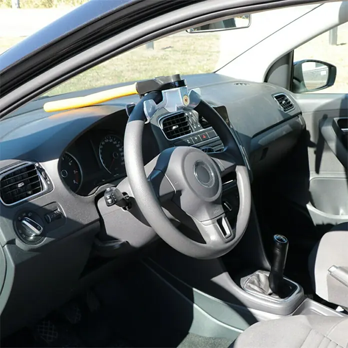 Carpoint Stuur Slot Rotarylock - Metaal - Toepassingsvoorbeeld
