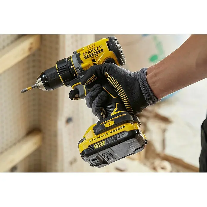 Stanley FatMax Taladro atornillador de batería SFMCD720D2K - 18 V, 2 baterías, 2 Ah, Número de revoluciones de marcha en vacío: 600 r.p.m. - 2.100 r.p.m. - Producto en uso