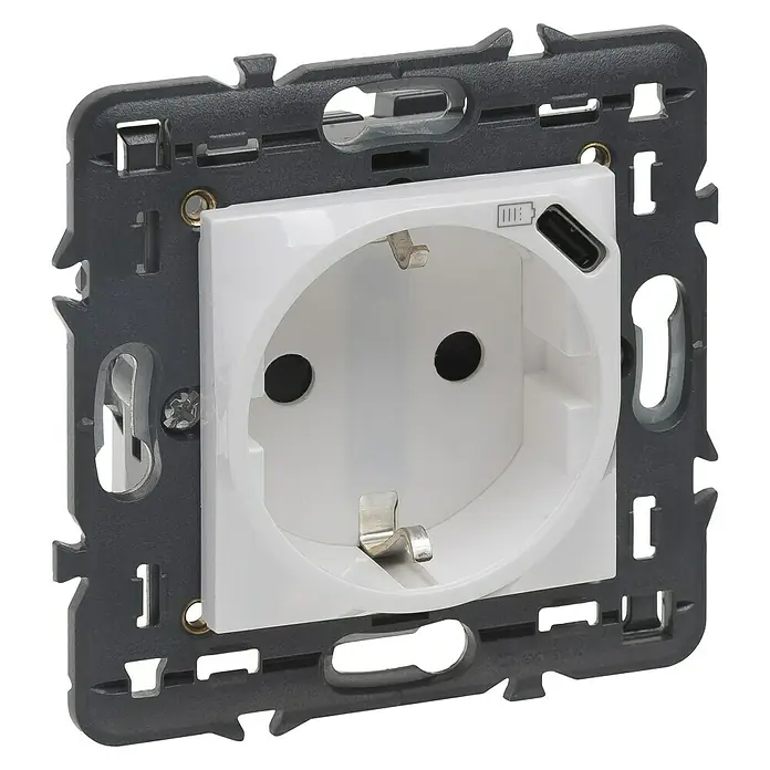 Legrand Valena Next Enchufe con USB - 2 Polos + Toma Tierra, Blanco, Metal, 16 A - Vista angular