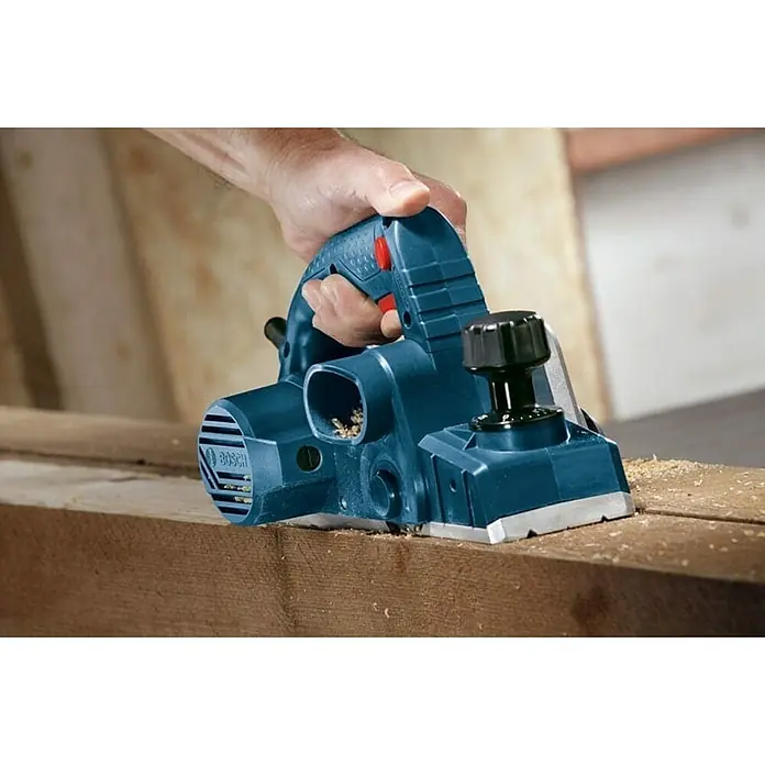 Bosch Professional Električna blanja GHO 6500 - 650 W, 0 okr/min - 16.500 okr/min, 82 mm - Proizvod u upotrebi