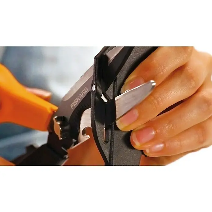Gerber Arbeitsschere Cut & More - Schnittlänge: 80 mm, Länge: 23 cm - Anwendungsbeispiel