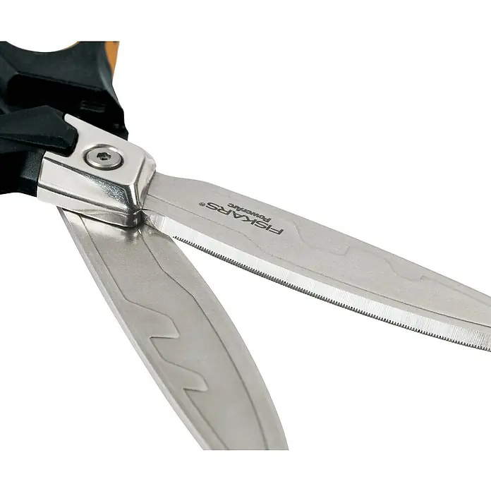 Fiskars PowerArc Tijeras de trabajo 1027206 - Largo: 210 mm, Longitud de corte: 83 mm, Negro/Naranja - Primer plano