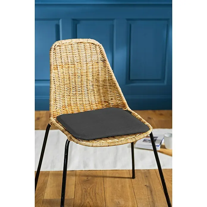 Sitzkissen Carl - L x B x H: 35 x 35 x 2 cm, Anthrazit, 100 % Polyester - Stimmungsaufnahme