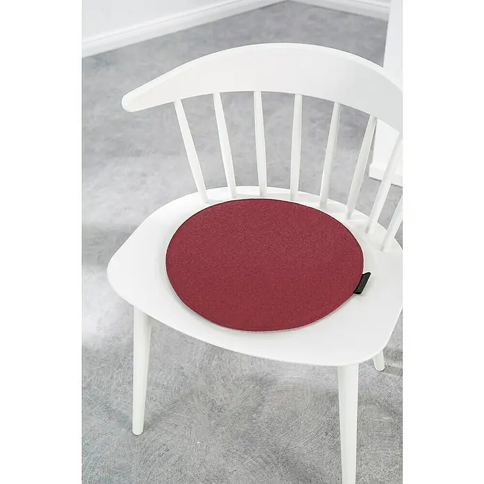 Sitzkissen rund Carl - Ø x H: 35 x 2 cm, Weinrot, 100 % Polyester - Stimmungsaufnahme