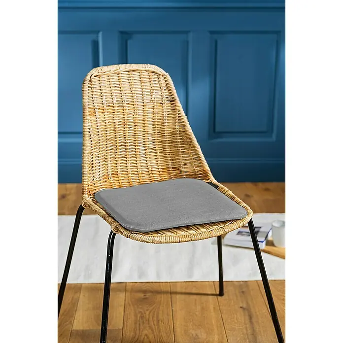 Sitzkissen Carl - L x B x H: 35 x 35 x 2 cm, Hellgrau, 100 % Polyester - Stimmungsaufnahme
