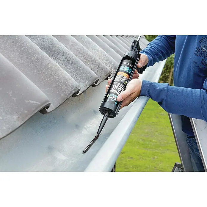 Bison Rubber Seal Dikke bitumencoating Koker 310 g - Waterdicht, Gebruiksklaar - Toepassingsvoorbeeld