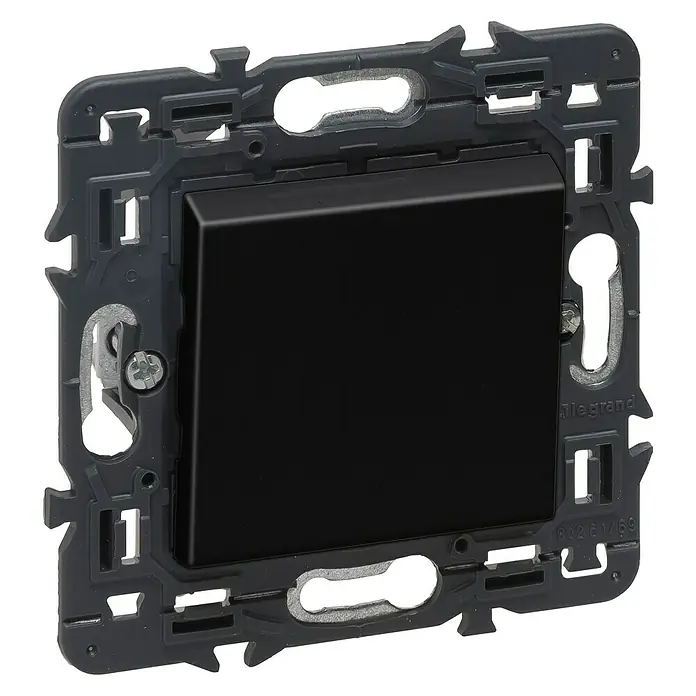 Legrand Valena Next Cruzamiento - Negro, Montaje en la pared, Plástico, 10 A - Vista angular