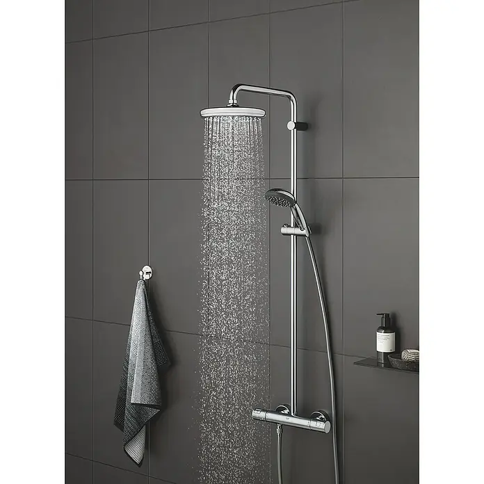 Grohe Sistema de ducha Vitalio Start 210 - Con grifo termostático, Número de tipos de chorro: 2 ud., Cromo/Negro - Foto ambiente