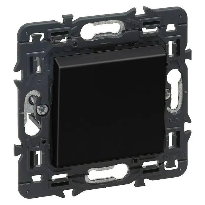 Legrand Valena Next Pulsador - Negro, Montaje en la pared, Plástico - Vista angular