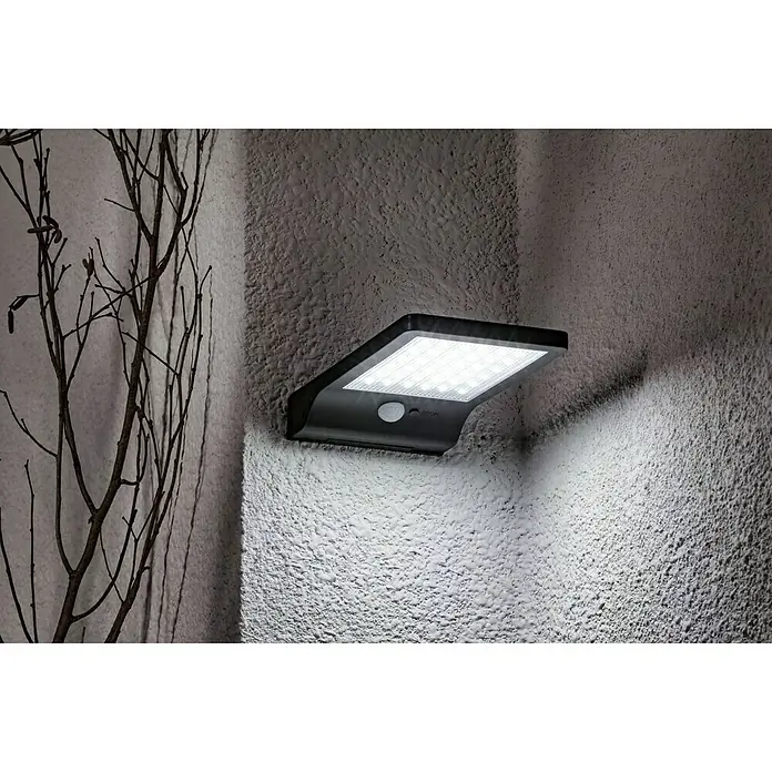 Solarna vanjska zidna LED svjetiljka - Senzor pokreta, Hladna bijela, IP44 - Proizvod u upotrebi