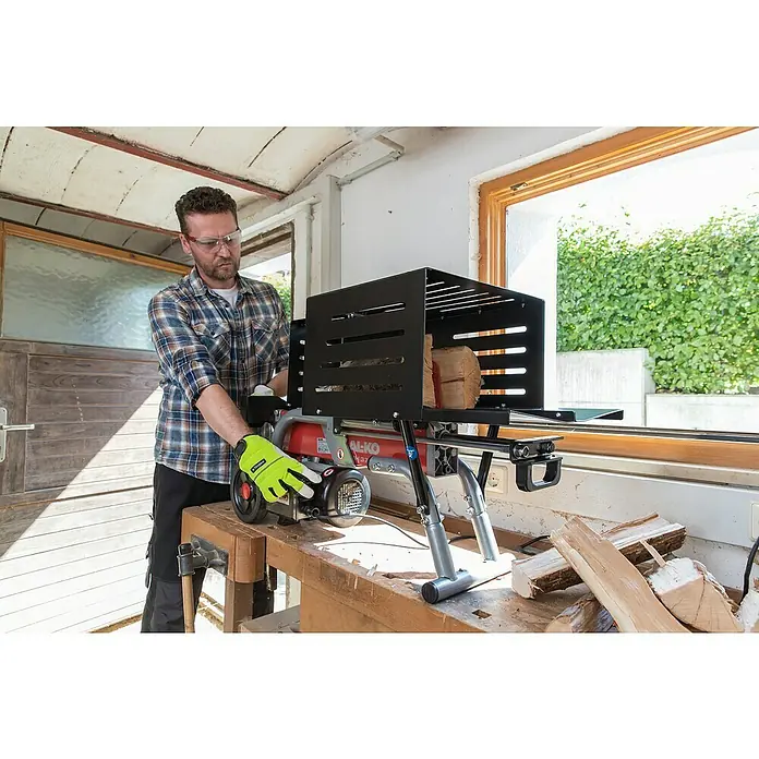 AL-KO Easy Holzspalter LSH 370/4 - 4 t, Max. Spaltgutlänge: 37 cm - Anwendungsbeispiel