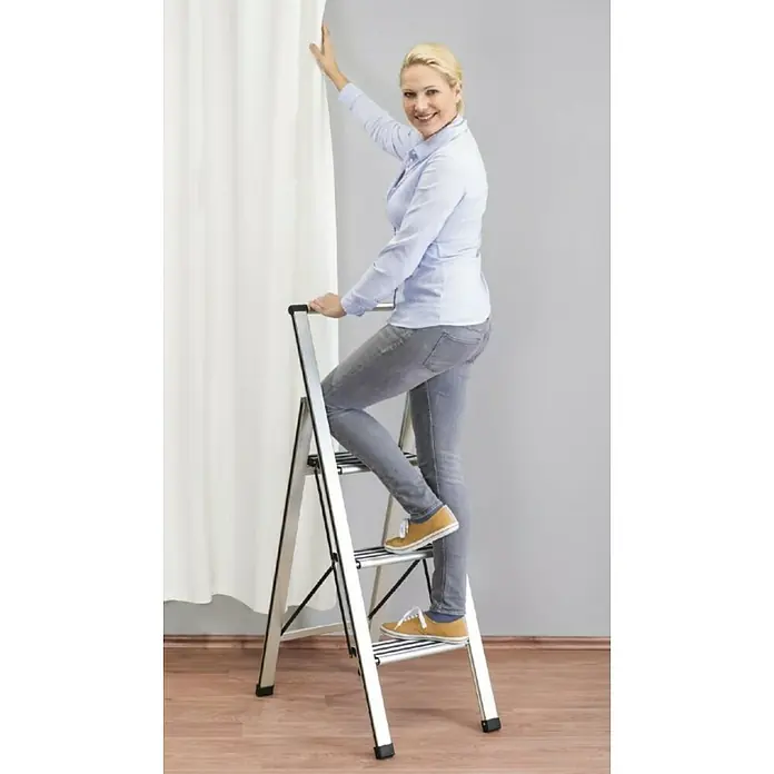Wenko Preklopne ljestve Design - 3 stepenice, Aluminij, Srebrne boje - Proizvod u upotrebi