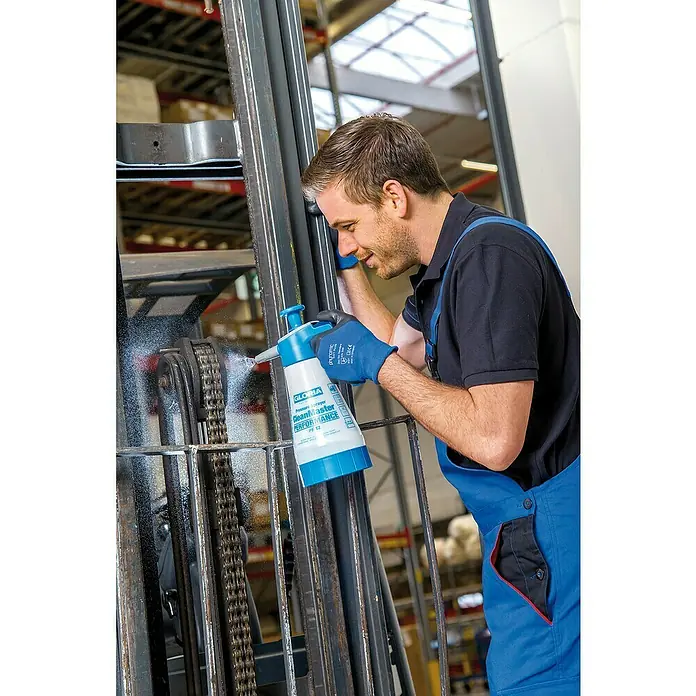 Gloria Drucksprühgerät PERFORMANCE PF 12 - 1,25 l, Geeignet für: Desinfektionsmittel, Ölbeständig - Anwendungsbeispiel