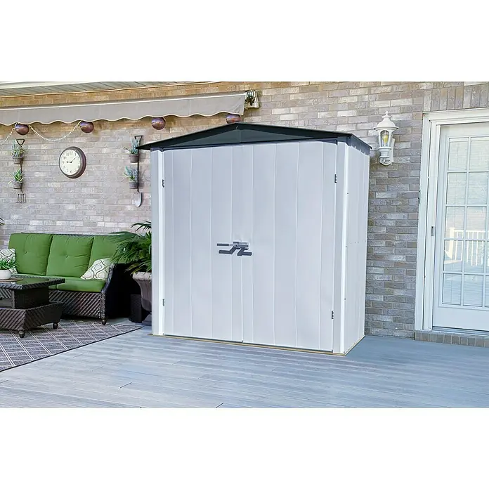 Spacemaker Geräteschrank 6x3 - Außenbreite inkl. Dachüberstand: 191 cm, Außentiefe inkl. Dachüberstand: 100 cm, Stahl, Lichtgrau - Stimmungsaufnahme