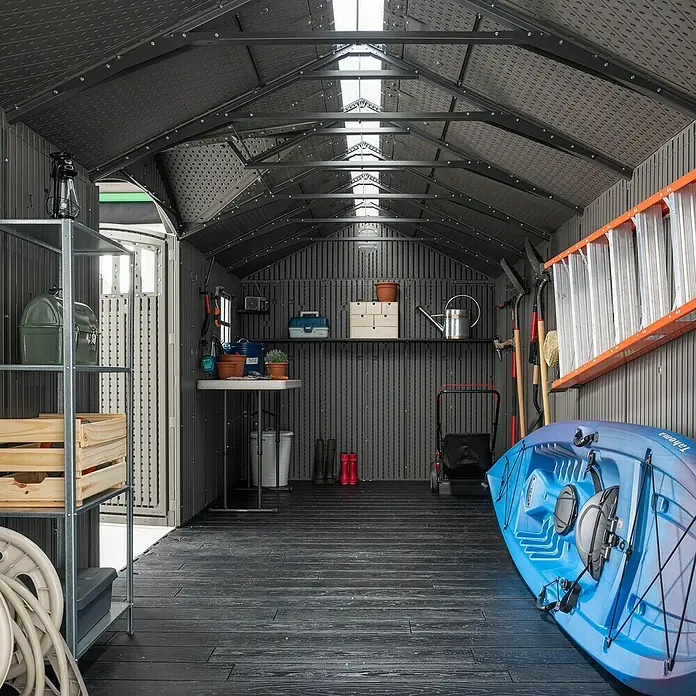 Lifetime Gerätehaus Neptun - 243 cm, 610 cm, Kunststoff, Dunkelgrau - Stimmungsaufnahme