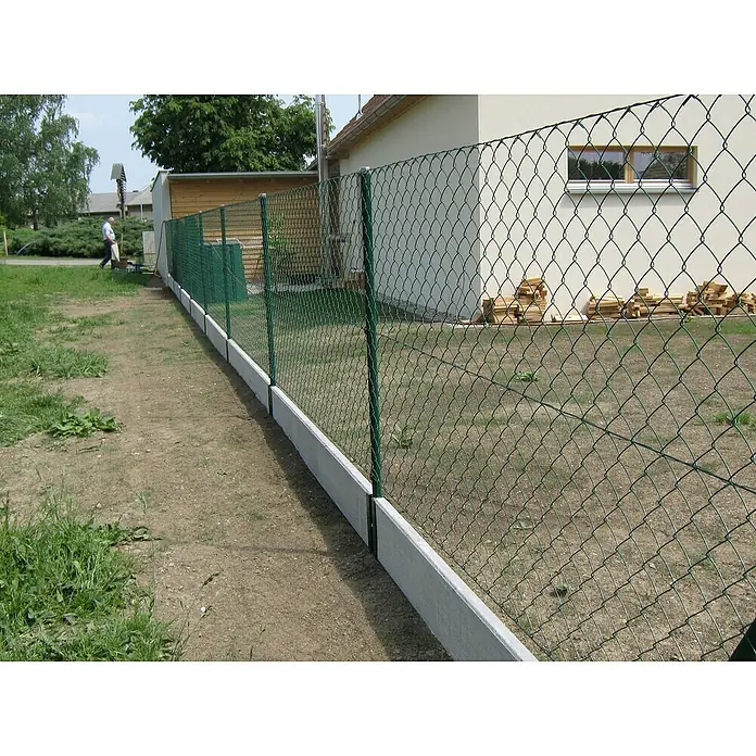 H+S Zauntechnik Viereckgeflecht PVC - L x H: 15 x 1,5 m, Moosgrün, Kunststoffummantelt, Maschenweite: 60 x 60 mm - Stimmungsaufnahme