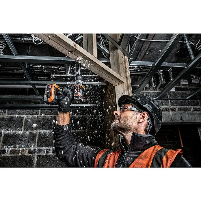 AEG Powertools Akku-Bohrschrauber BS18SBL-202C - 18 V, 2 Akkus, 2 Ah, Leerlaufdrehzahl: 0 U/min - 1.750 U/min - Anwendungsbeispiel