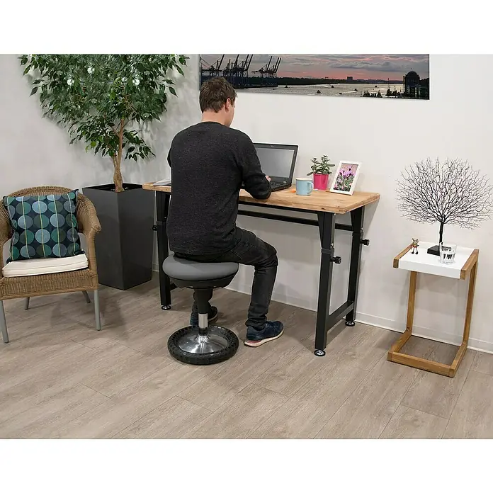 Rikta Radni stol - Dimenzije: (Š x D x V): 135 x 60 x 85/95/105 cm, Nosivost: 200 kg - Proizvod u upotrebi