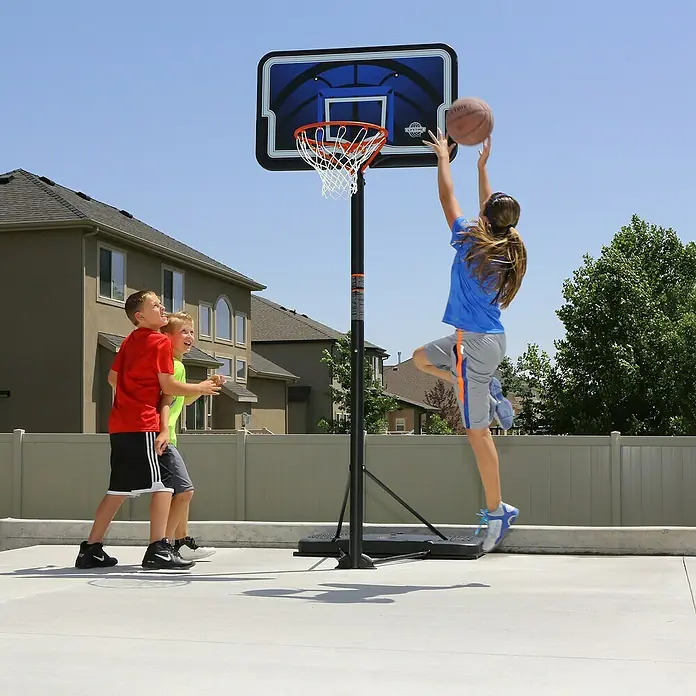 Lifetime Basketballkorb Nevada - 54 x 112 x 304 cm - Anwendungsbeispiel